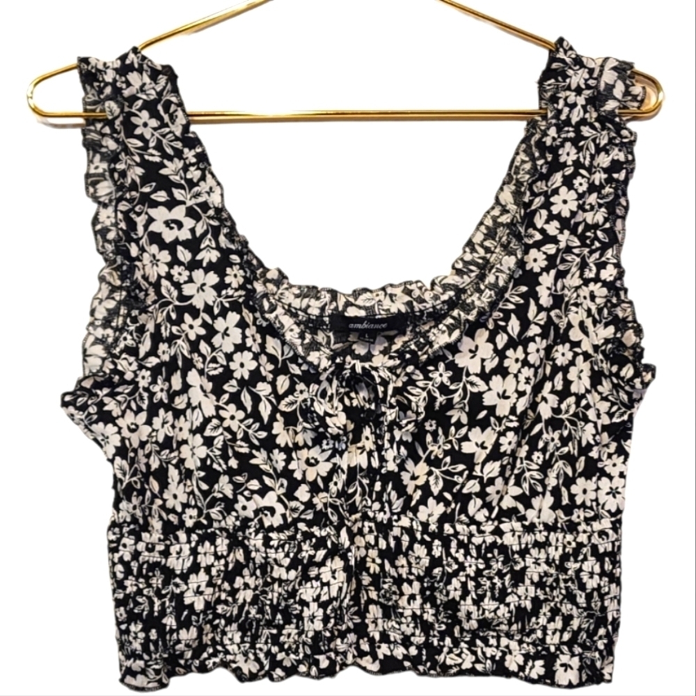 Ambiance black and white floral cropped fitted tank top lace up scoop neck Sz L